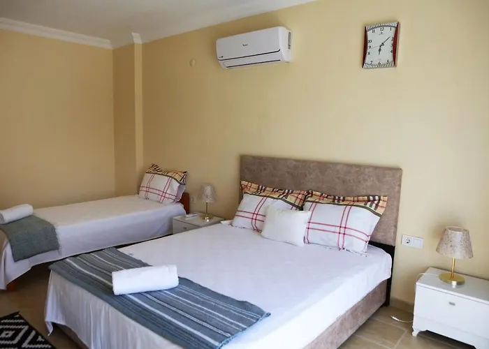 Guezey 3+1 Doga Ve Deniz Manzarali Apartamento Kas