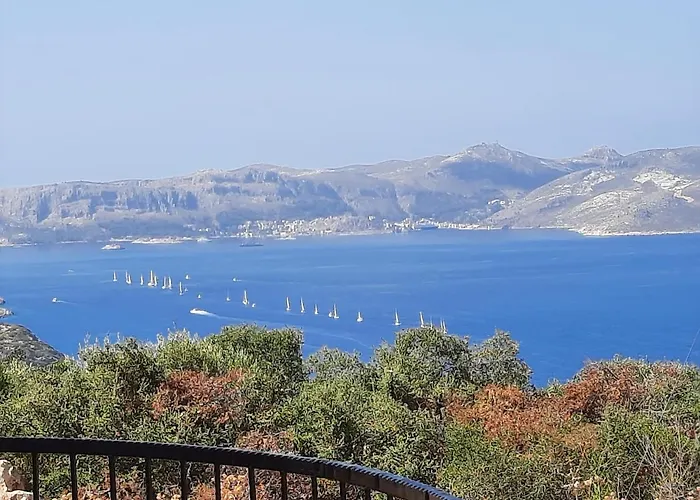 Guezey 3+1 Doga Ve Deniz Manzarali Apartamento *