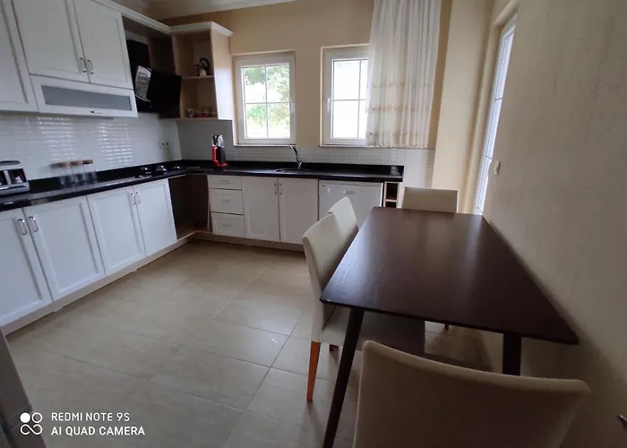 Guezey 3+1 Doga Ve Deniz Manzarali Apartamento Kas