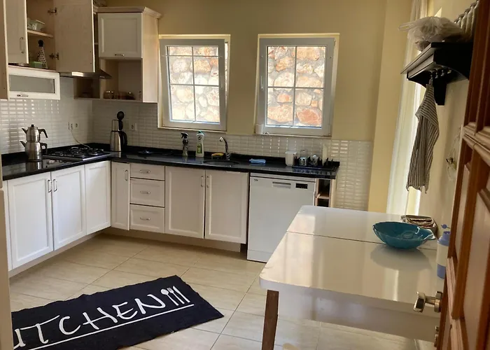 Guezey 3+1 Doga Ve Deniz Manzarali Apartamento *