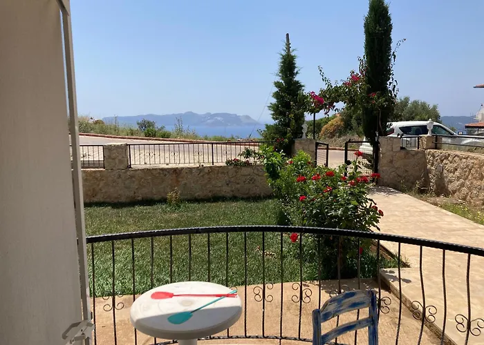 Guezey 3+1 Doga Ve Deniz Manzarali *