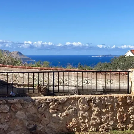 Guezey 3+1 Doga Ve Deniz Manzarali Appartement